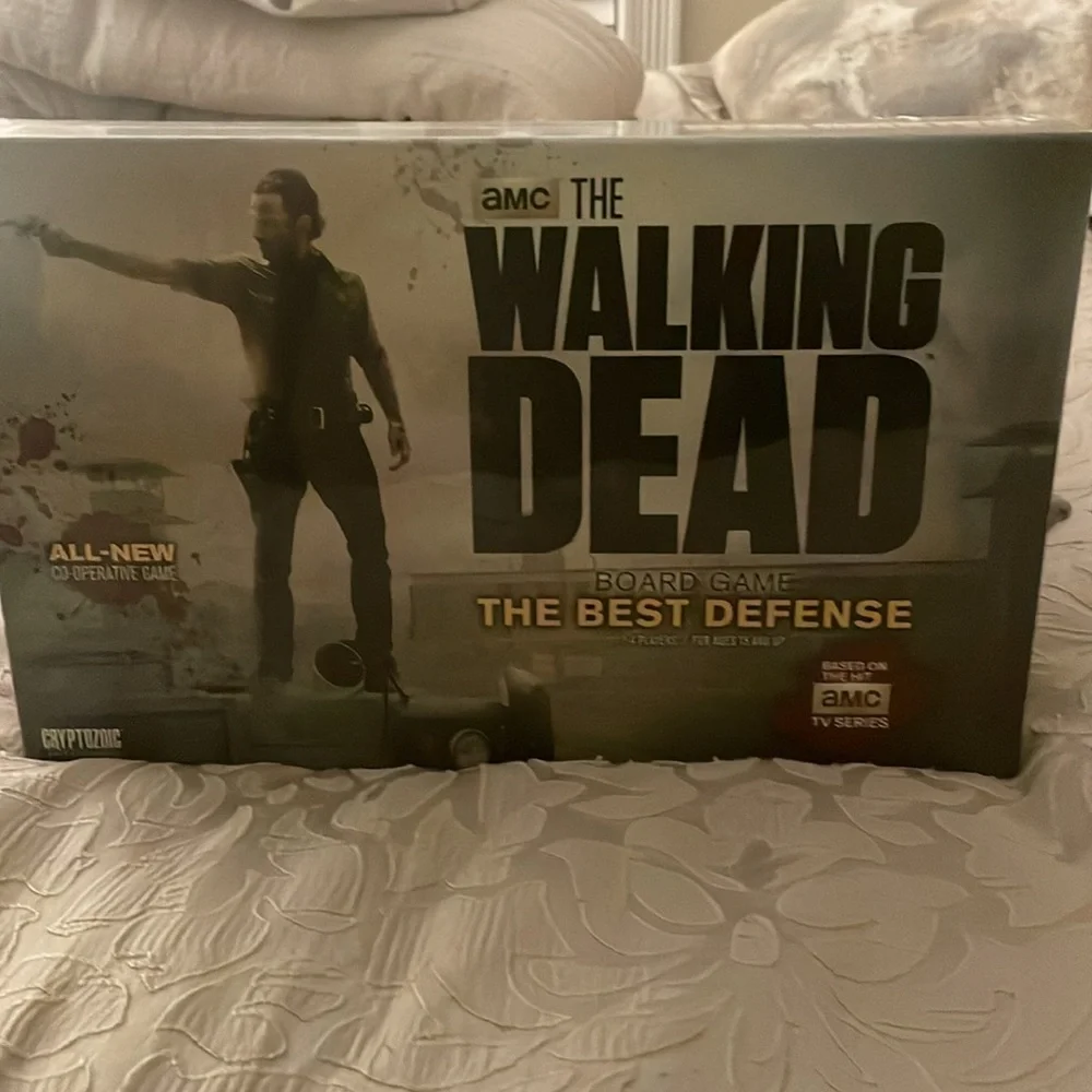 AMC The Walking Dead Board Game - New Still in the original Wrapper - Picture 10 of 11